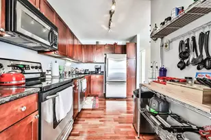 655 W Irving Park Rd, Chicago, IL 60613 - Photo 17
