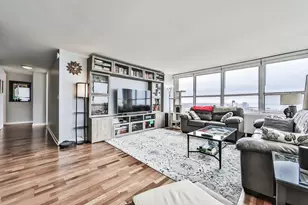 655 W Irving Park Rd, Chicago, IL 60613 - Photo 11