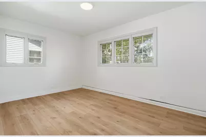 2425 E Sand Lake Road, Lindenhurst, IL 60046 - Photo 15