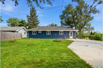 2425 E Sand Lake Road, Lindenhurst, IL 60046 - Photo 17