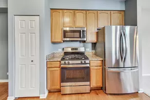 3211 S Ronan Dr, Lake in the Hills, IL 60156 - Photo 9