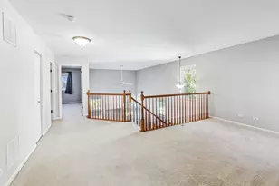 3211 S Ronan Dr, Lake in the Hills, IL 60156 - Photo 15