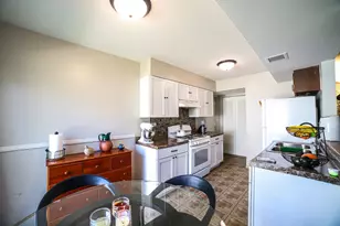 1205 Quincy Ct, Wheeling, IL 60090 - Photo 9