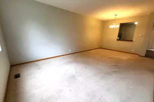 3348 Cameron Dr, Elgin, IL 60124 - Photo 7