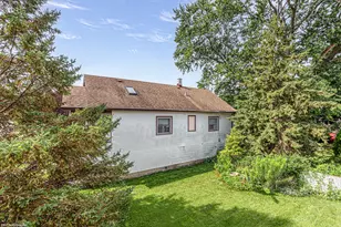 10230 S Turner Ave, Evergreen Park, IL 60805 - Photo 3