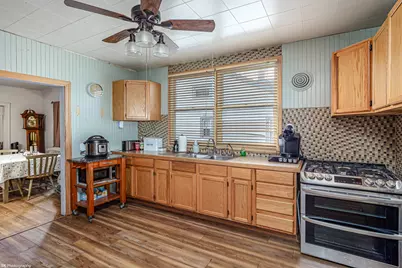 10230 S Turner Avenue, Evergreen Park, IL 60805 - Photo 9