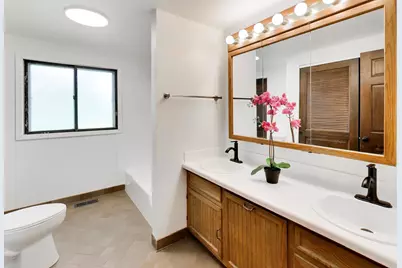 915 W Frontenac Drive, Arlington Heights, IL 60004 - Photo 21