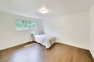 915 W Frontenac Dr, Arlington Heights, IL 60004 - Photo 23