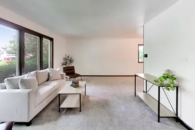 915 W Frontenac Drive, Arlington Heights, IL 60004 - Photo 5