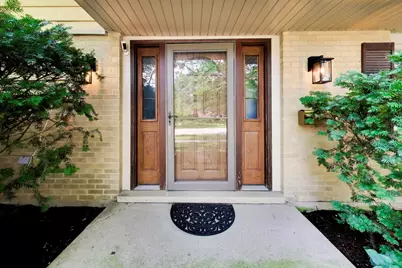 915 W Frontenac Drive, Arlington Heights, IL 60004 - Photo 3