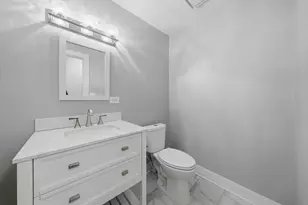 4541 S Prairie Ave, Chicago, IL 60653 - Photo 11