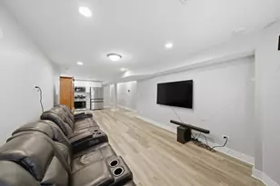 4541 S Prairie Ave, Chicago, IL 60653 - Photo 5
