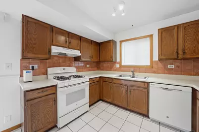 130 Lasalle Road, Streamwood, IL 60107 - Photo 5