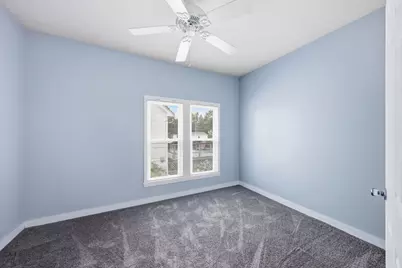 422 S 10th Street, Dekalb, IL 60115 - Photo 17