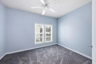 422 S 10th St, Dekalb, IL 60115 - Photo 17