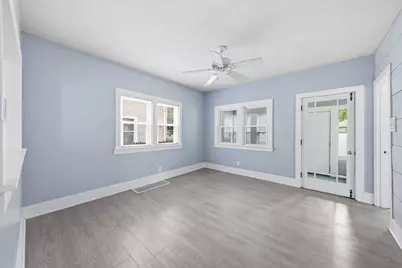 422 S 10th Street, Dekalb, IL 60115 - Photo 7