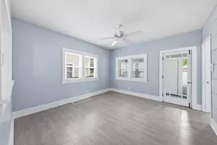 422 S 10th St, Dekalb, IL 60115 - Photo 7