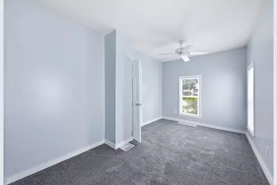 422 S 10th Street, Dekalb, IL 60115 - Photo 15