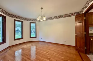 1 Genesee Ct, Bolingbrook, IL 60440 - Photo 3
