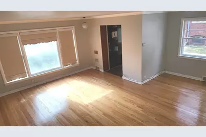 7023 S Bennett Avenue, Chicago, IL 60649 - Photo 5
