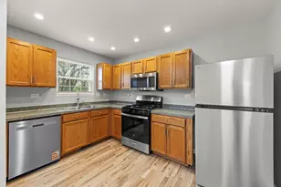21544 Essex Dr, Crest Hill, IL 60403 - Photo 3