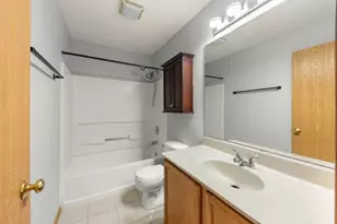 21544 Essex Dr, Crest Hill, IL 60403 - Photo 13