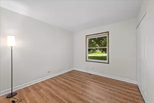 7655 Woodview Dr, Woodridge, IL 60517 - Photo 13