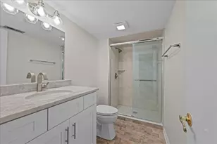 7655 Woodview Dr, Woodridge, IL 60517 - Photo 19