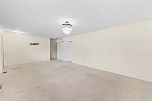 109 Landmeier Rd, Elk Grove Village, IL 60007 - Photo 13