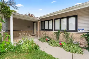 109 Landmeier Rd, Elk Grove Village, IL 60007 - Photo 1