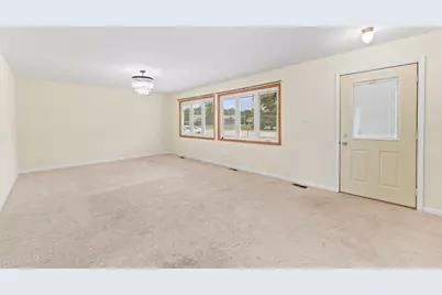 109 Landmeier Road, Elk Grove Village, IL 60007 - Photo 11