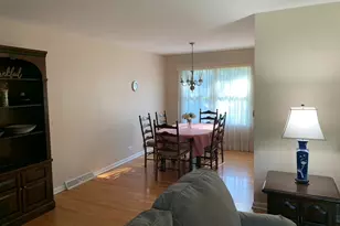 1126 Laurel Ln, Naperville, IL 60540 - Photo 9