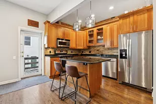 2307 W Melrose St, Chicago, IL 60618 - Photo 7