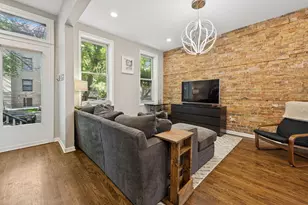 2307 W Melrose St, Chicago, IL 60618 - Photo 3