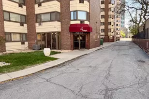7337 S South Shore Dr, Chicago, IL 60649 - Photo 3