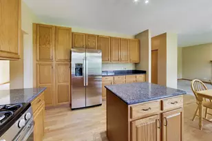 14106 Glenwood Ct, Libertyville, IL 60048 - Photo 11