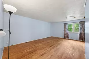 1004 Frank Dr, Champaign, IL 61821 - Photo 5