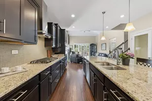 1636 Castle Lawn Ct, Naperville, IL 60565 - Photo 11