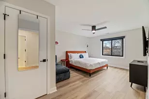7109 N Western Ave, Chicago, IL 60645 - Photo 13