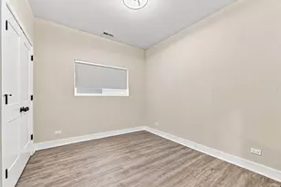 4053 S Prairie Ave, Chicago, IL 60653 - Photo 17