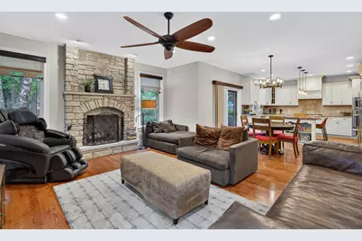 450 N Elm Avenue, Elmhurst, IL 60126 - Photo 17