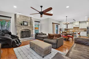 450 N Elm Ave, Elmhurst, IL 60126 - Photo 17