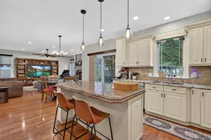 450 N Elm Ave, Elmhurst, IL 60126 - Photo 9