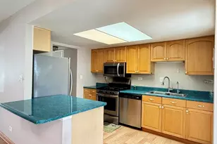 1932 Farnham Ct, Schaumburg, IL 60194 - Photo 9