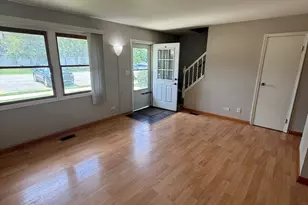 1932 Farnham Ct, Schaumburg, IL 60194 - Photo 5