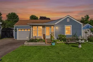 207 Second St, Elgin, IL 60123 - Photo 1