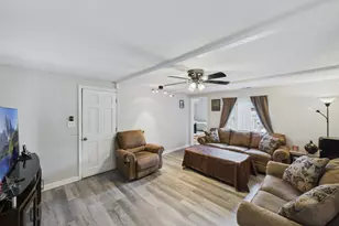 207 Second St, Elgin, IL 60123 - Photo 9