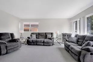 11642 S Meadow Ln Dr, Merrionette Park, IL 60803 - Photo 5