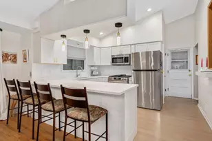 901 S Myrtle Ave, Villa Park, IL 60181 - Photo 5