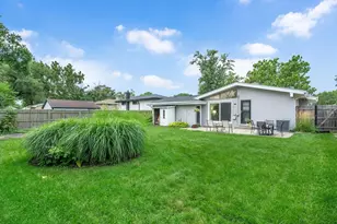 901 S Myrtle Ave, Villa Park, IL 60181 - Photo 23